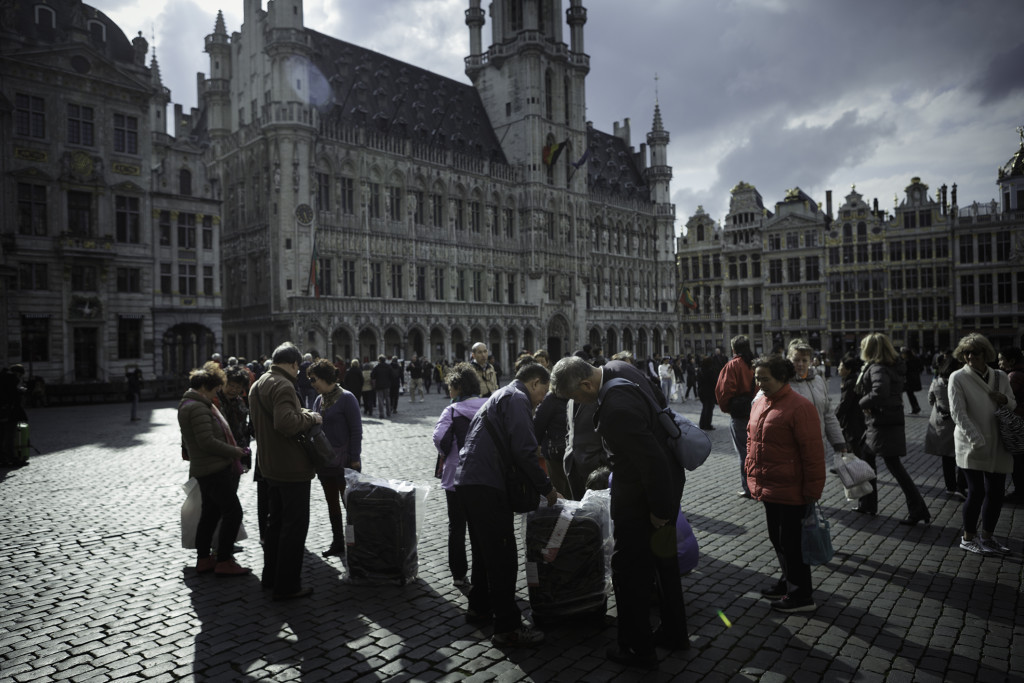 Turistas en la plaza central de Bruselas